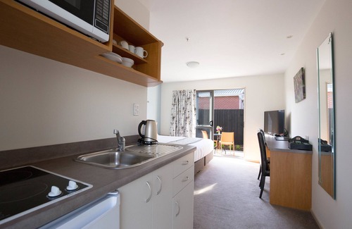 Riccarton Hotel | Riccarton Motor Lodge