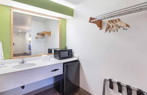 Rice Hill Hotel | Rice Hill Inn