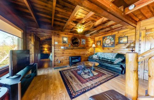 Blue Ridge House | Rich Mountain Bungalow
