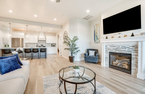 Tri-Cities House | Richland Home w/ Hot Tub: Wineries, Hikes & More!