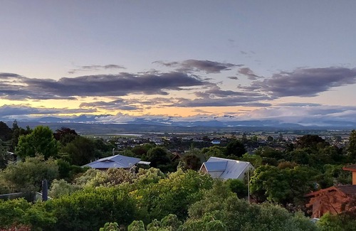 Richmond House | Richmond Hills with Gorgeous Views & Spa