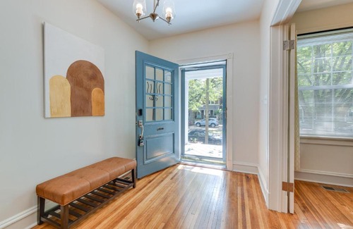 Richmond House | Richmond Home with Patio Walk to Byrd Park!