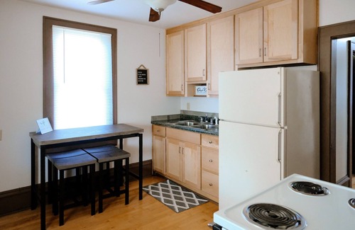 Ironwood House | Ridge Street Cottage for Traveling Professionals