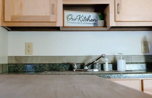 Ironwood House | Ridge Street Cottage for Traveling Professionals