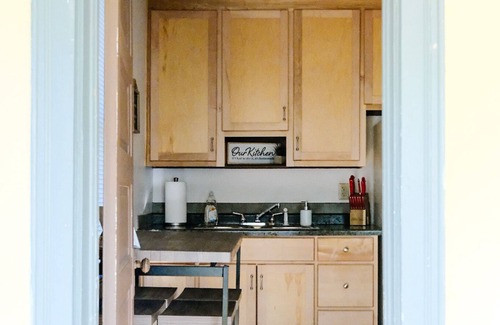 Ironwood House | Ridge Street Cottage for Traveling Professionals