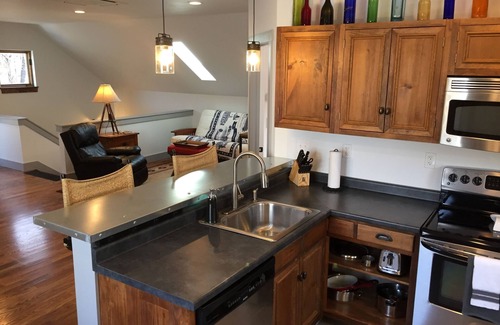 New Paltz House | Ridge View Walk-up - Close to Mohonk Preserve, Minnewaska, New Paltz & Gardiner