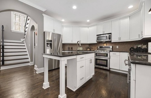 Mooresville House | Ridgetop Lakefront Retreat! Sleeps 16, Pets welcome! Boat Rental Available!