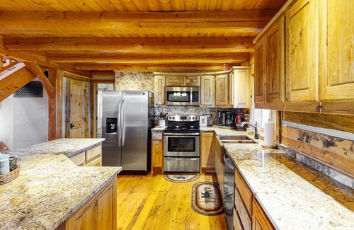 Pagosa Meadows IV House | Ridgetop mountain-view home on 5 acres with Gas Grill, AC & fireplace