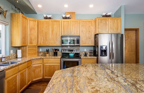 Ardenvoir House | Riffle River Lodge-River, WI-FI, Dogs, Game Room