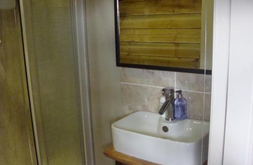 Stand Bed & Breakfast | Riggend Farm Accomodation