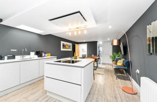 West End Apartment | RÌGH Properties - Luxury West End Artisan Apartment