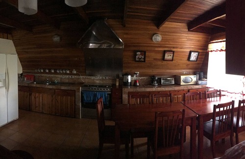 San Rafael de Heredia Ski Chalet | Right Around the Corner, Near Everywhere You Want to the Heredia Hills