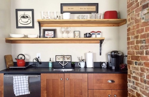 Federal Hill Apartment | Right on Broadway - Sunny, Private Apartment