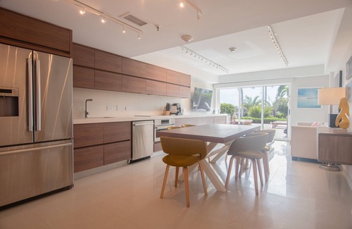 Aruba House | Right on Eagle Beach - Oceania Residences 2 bedroom/2 bath ground level 🌴☀️👙