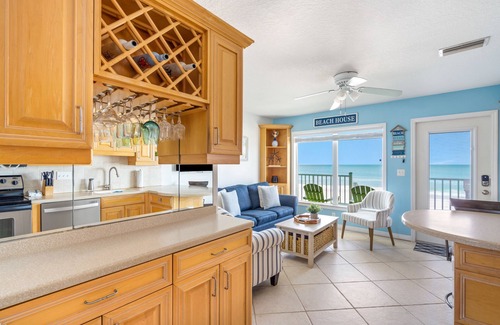 Bradenton Beach Condo | Right on the beach ★ Relax and Enjoy ♥ Sunsets!