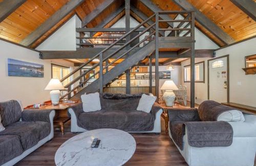 Tahoe Vista House | Rim Drive Lookout