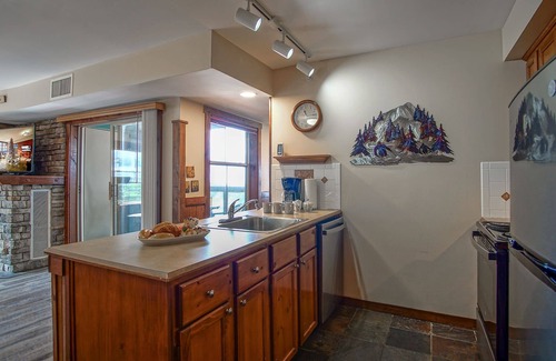 Snowshoe Condo | Rimfire 303: 1 Br. Sleeps 4 Walking Distance to skiing, shops
