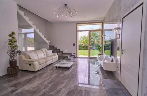 Patrignano House | Rimini, 4 Camere con Giardino Privato e Parcheggio Gratuito, Relax a 10 Minuti dal Mare