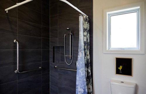 Kaikoura House | Rimu Cottage - Small, Historic Charm