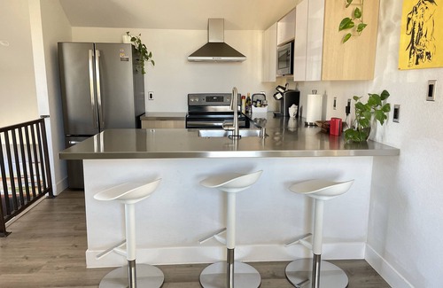 Curtis Park Apartment | RiNo Does it Better - Modern Apartment - Sleeps 4, Free Parking