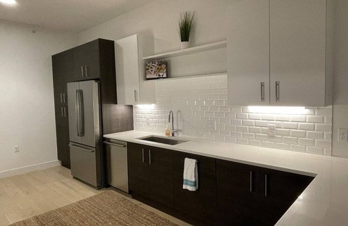River North Art District Apartment | RINO Luxury Apt walk 2 Stadium, shops, restaurants