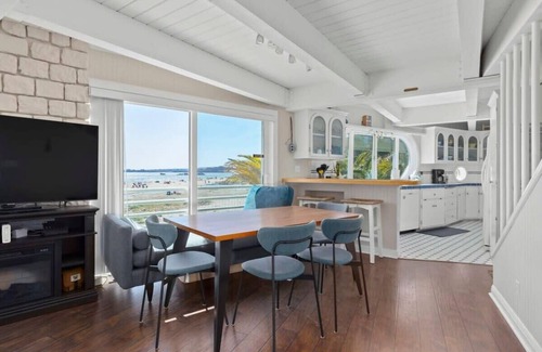 Rio del Mar House | Rio Del Mar Boathouse - steps from the beach