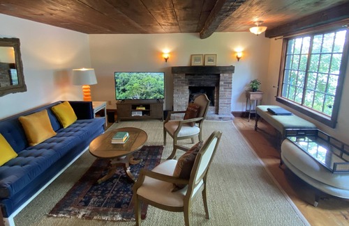 Stuyvesant House | Rip Van Winkle Bohemian - Riverfront Escape