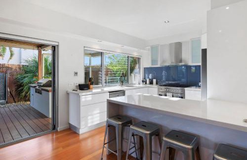 Torquay House | Rippleside Spa Premium 12