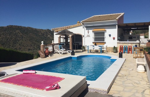Vinuela Apartment | Risa, pool, jacuzzi & private terrace