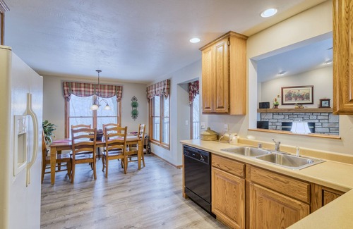 Egg Harbor Condo | Rise and Shine in Door County, Lovely Condo