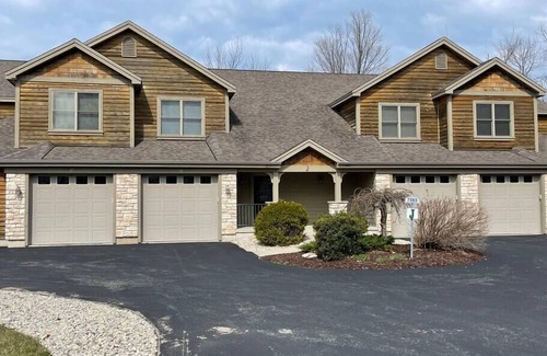 Egg Harbor Condo | Rise and Shine in Door County, Lovely Condo