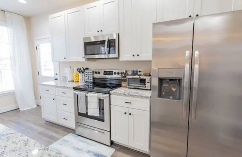Issue House | Rise N' Shine ~ Enjoy Potomac River Views & Quick Walk to the Beach!