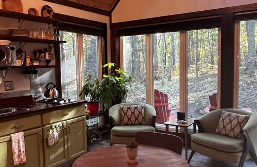 Trenton House | Rising Fawn Barn Guesthouse in the Woods on Lookout Mountain GA.