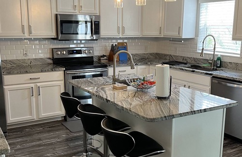 Suncoast Meadows House | Rising sun house 20 min from Tampa Airport, Park,mall, zoo
