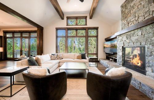 Ponderosa Palisades House | Rising Sun Retreat at Schaffer's Mill by Tahoe Getaways - Luxury Pet Friendly w Air Conditioning