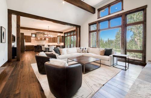 Ponderosa Palisades House | Rising Sun Retreat at Schaffer's Mill by Tahoe Getaways - Luxury Pet Friendly w Air Conditioning