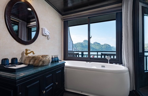 Ha Long Boat Rental | Rita Cruise