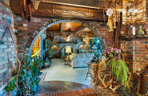 Brinnon House | Rita's Lodge
