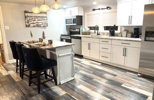 Green Bay Apartment | Ritchie’s Checkered Penthouse at City Stadium