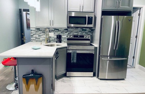 Rittenhouse Row Apartment | Rittenhouse Square near Kimmel Center 1BD Suite