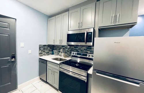Rittenhouse Row Apartment | Rittenhouse Square near Kimmel Center Studio Suite