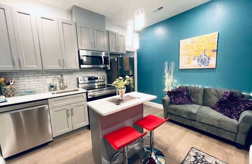 Rittenhouse Row Apartment | Rittenhouse Square near Kimmel Center 1BD