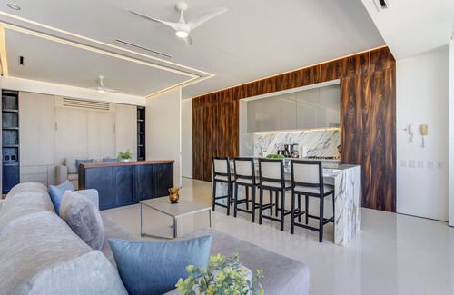 Romantic Zone Apartment | Ritzy Pier 57 Ocean Views Ocean Views Rooftop Pool Zona Romantica