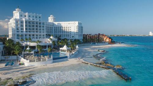 Punta Cancun Resort | Riu Palace Las Americas - All Inclusive - Adults Only