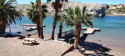 Bullhead City Apartment | RIV A HOLIC