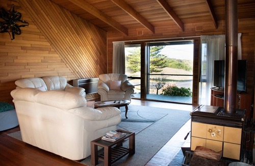 Nelson House | River 2C, Scenic views & close to facilities