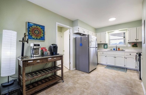 Seguin House | River Access Getaway/Fast WiFi/Firepit