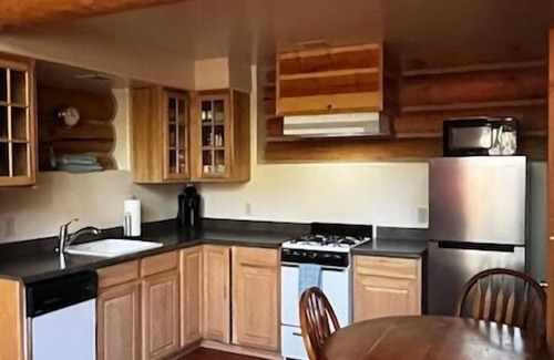 Greer Cabin | River Alpine Loft managed by Cabin Butler