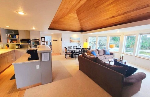 Yachats House | River Bend House, where the river meets the ocean! No Pet Rental.