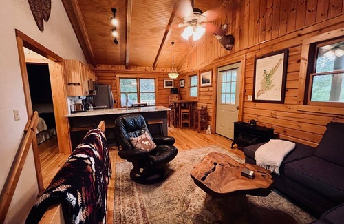 Crumpler Cabin | River Bend Retreat Log Cabin w/Hot Tub, Views & Privacy - Near New River State Park